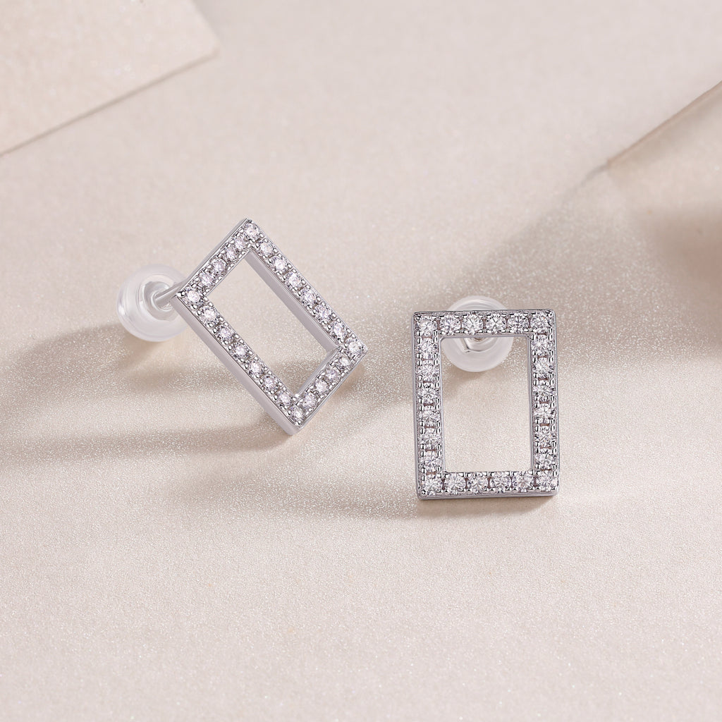 Shining Brightly - Top-quality Moissanite Luxury, Fashionable And Light Luxury Jewelry, Silver Stud Earrings S925, Silver-plated Platinum.