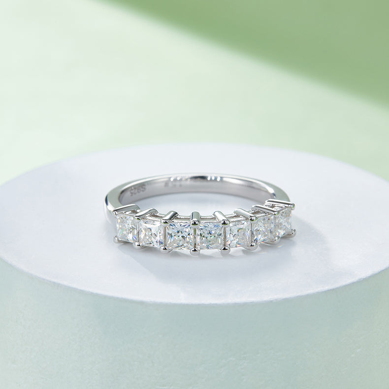 A Luxurious And Fashionable Light Luxury Jewelry Silver Ring Set With Top-quality Moissanite, S925 Silver Plated With Platinum