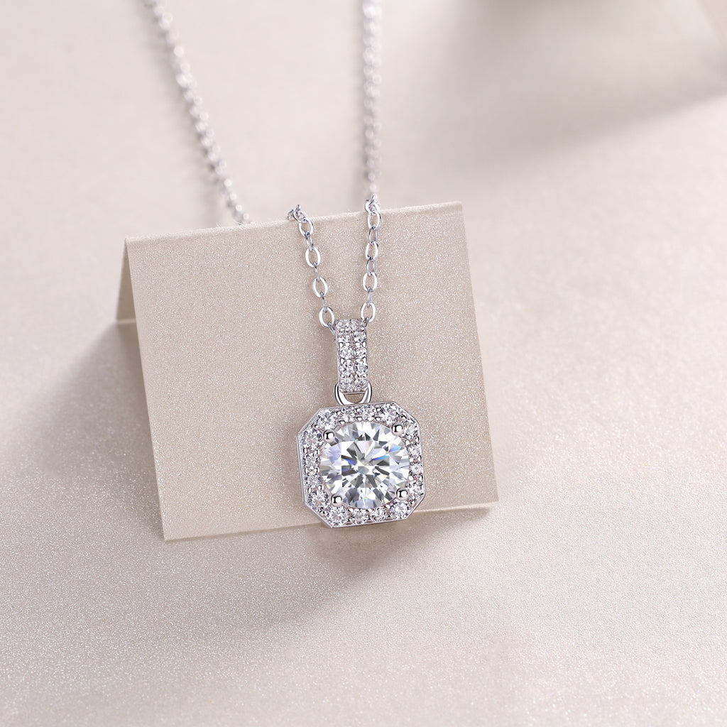 Dawn Light - A Fashionable And Light Luxury Jewelry Pendant Necklace Set With Top-quality Moissanite, S925 Silver Plated Platinum