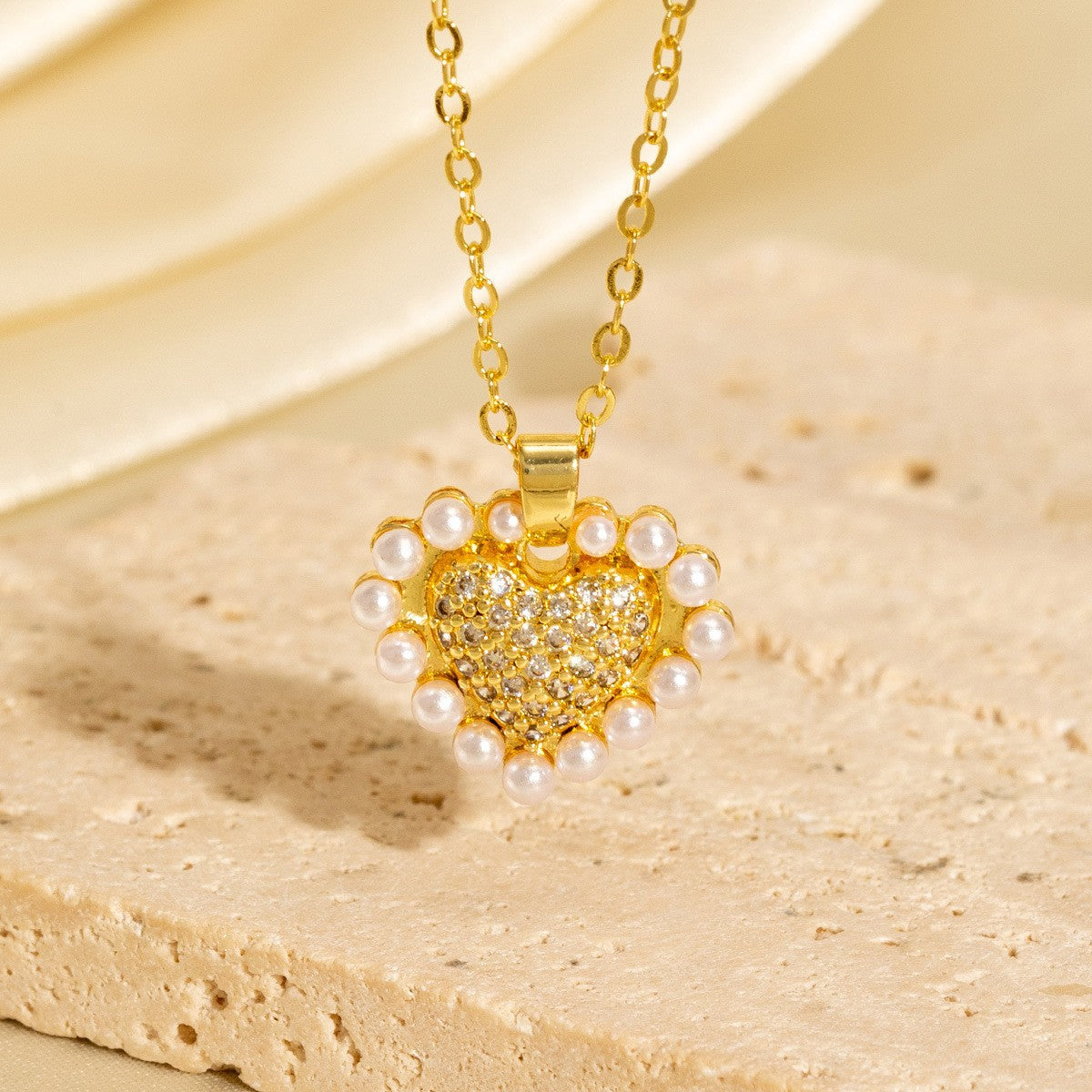 Light-luxury Vintage Micro-pave Zircon Heart Sweater Chain