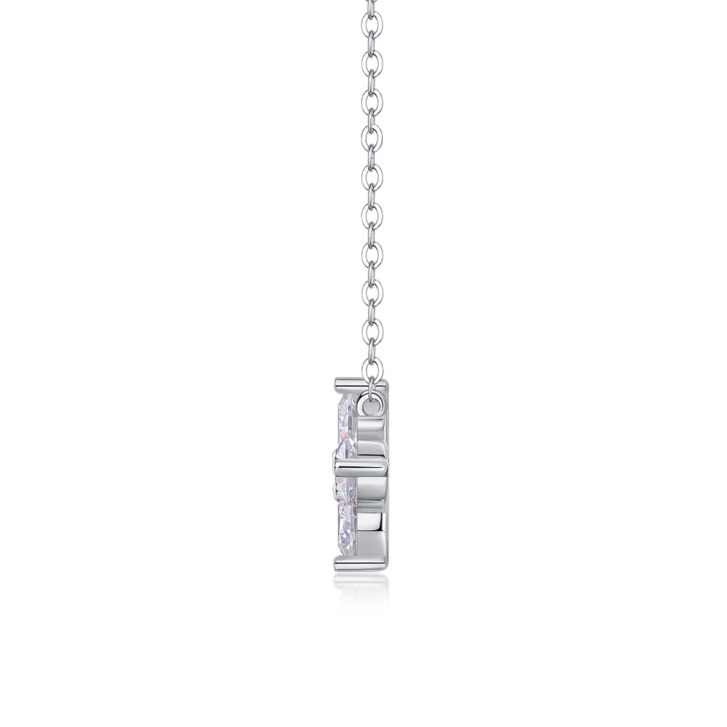 Lucky Four-Leaf Clover - A Fashionable And Light Luxury Jewelry Pendant Necklace Set With Top-quality Moissanite, S925 Silver Plated Platinum