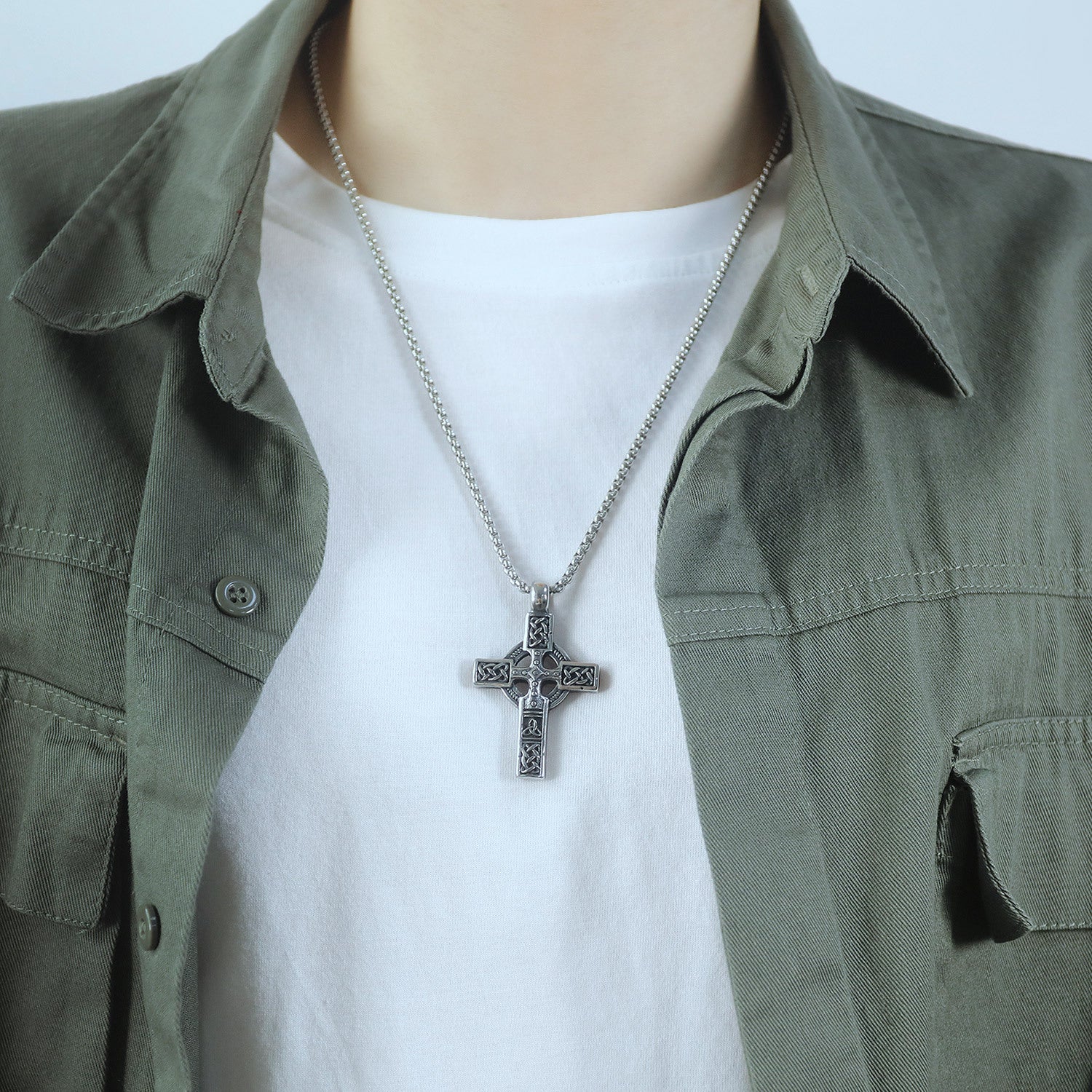 Retro Niche Design Cross Pendant