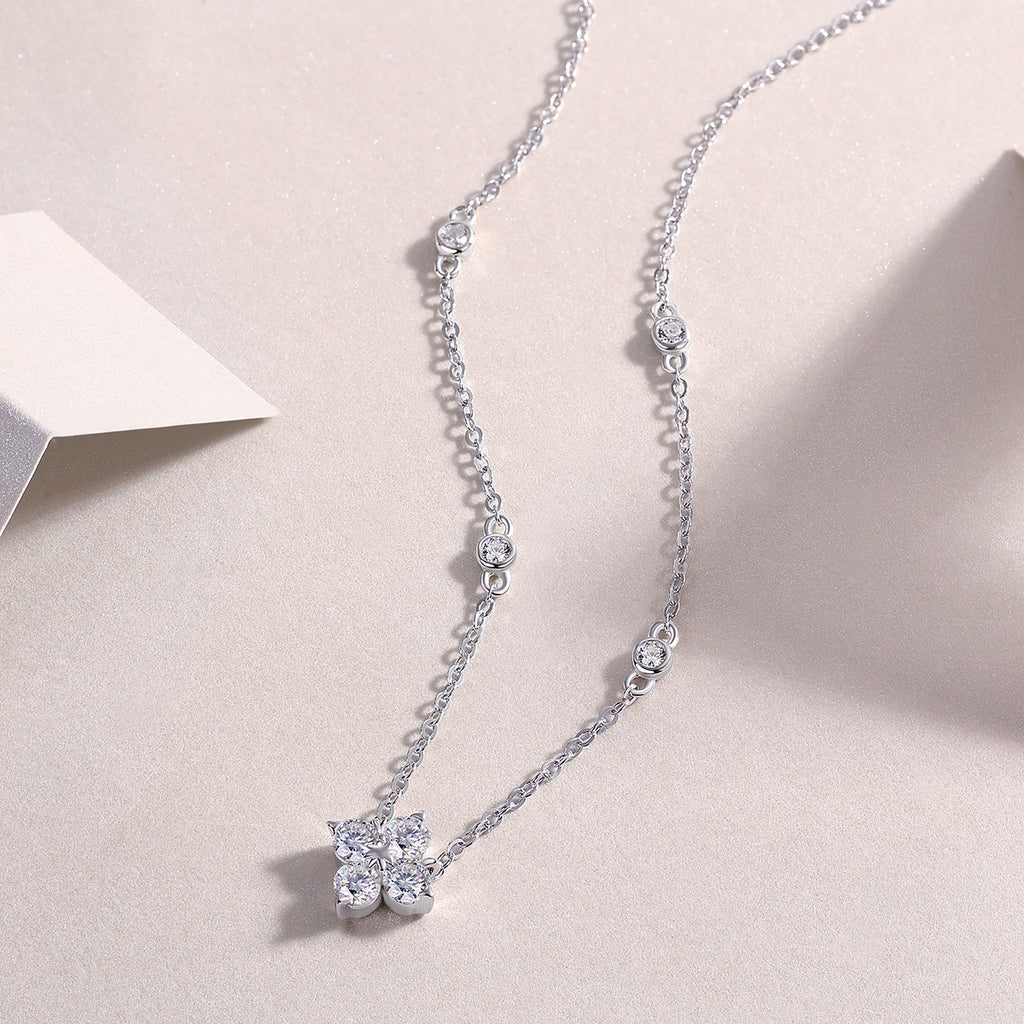 Radiance Star - A Fashionable And Light Luxury Jewelry Pendant Necklace Set With Top-quality Moissanite, S925 Silver Plated Platinum
