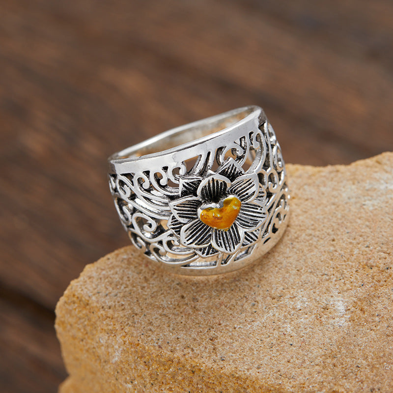 Fashionable Retro Hollow Wide-Brim Pattern Ring With A Heart Design