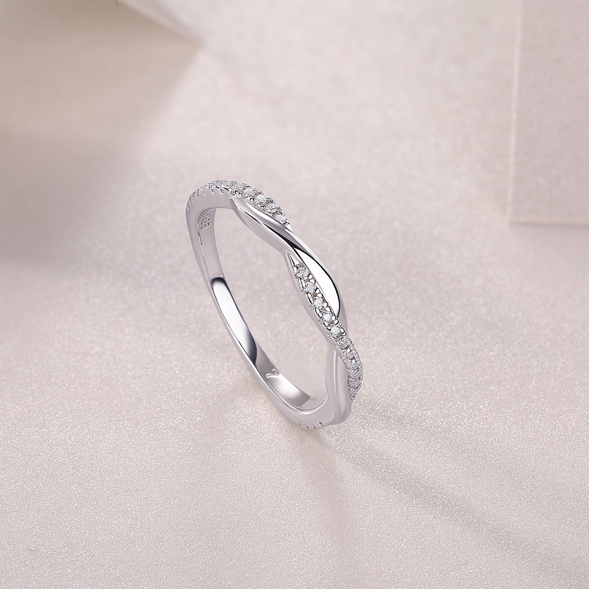 Twin - Set With Top-quality Moissanite S925, Silver And Platinum-plated Diamond Wedding Ring. The Ring Can Be Inspected With A Diamond Pen